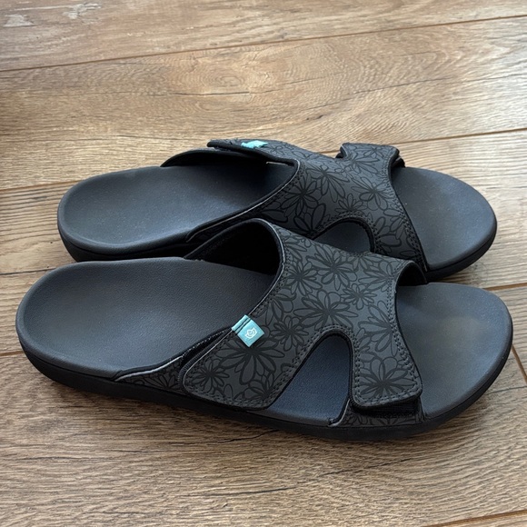 Spenco Kholo Gray Floral Sandal Slide. -size 12 Adjustable - Picture 1 of 7